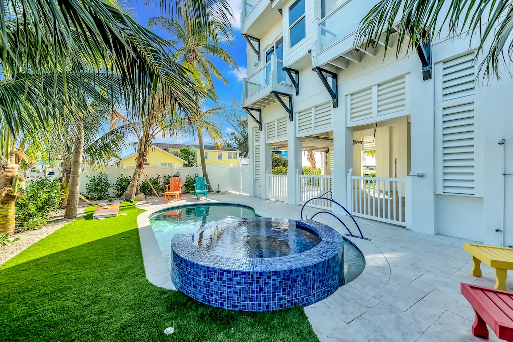 Private Pool and hot tub