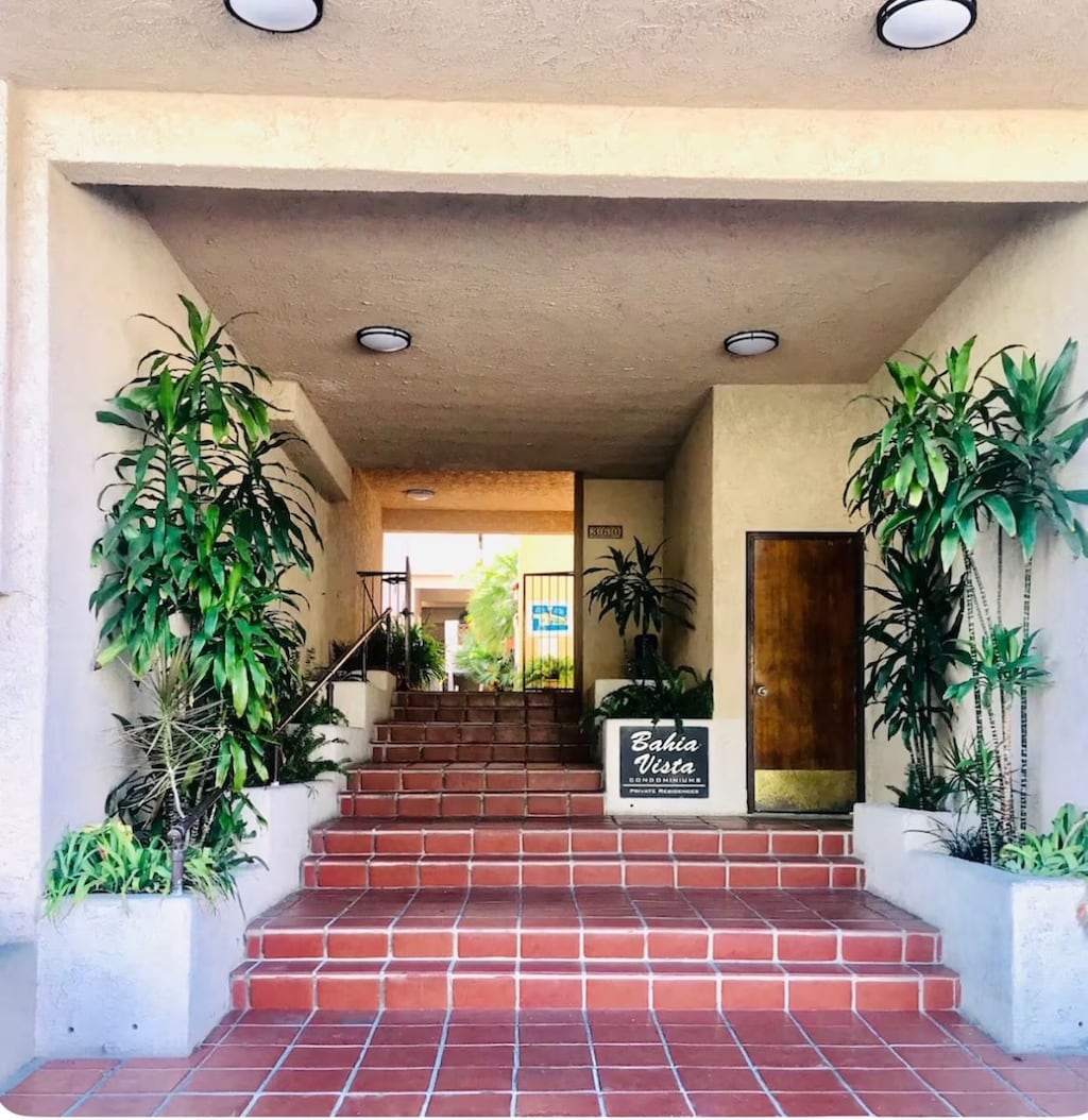 C53 -  Stairway to Bahia Vista