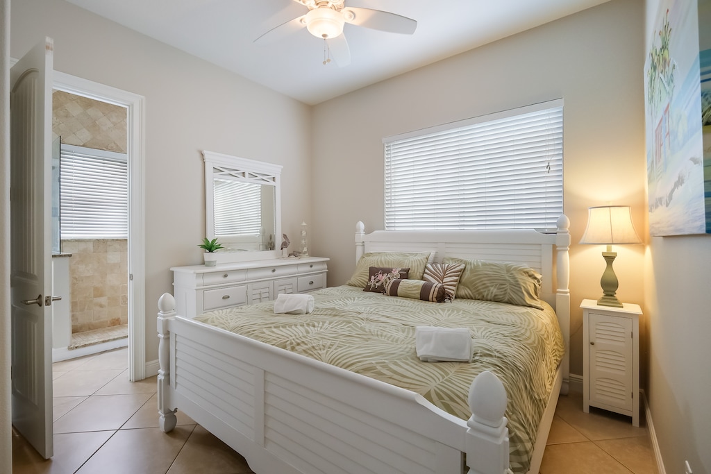 Second Bedroom - King