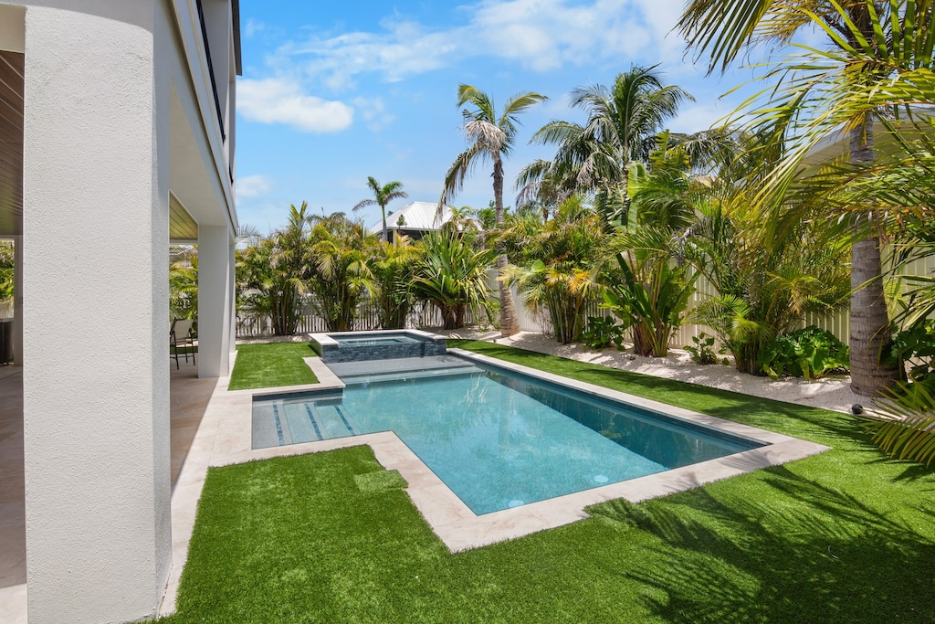 Private Pool and Spa