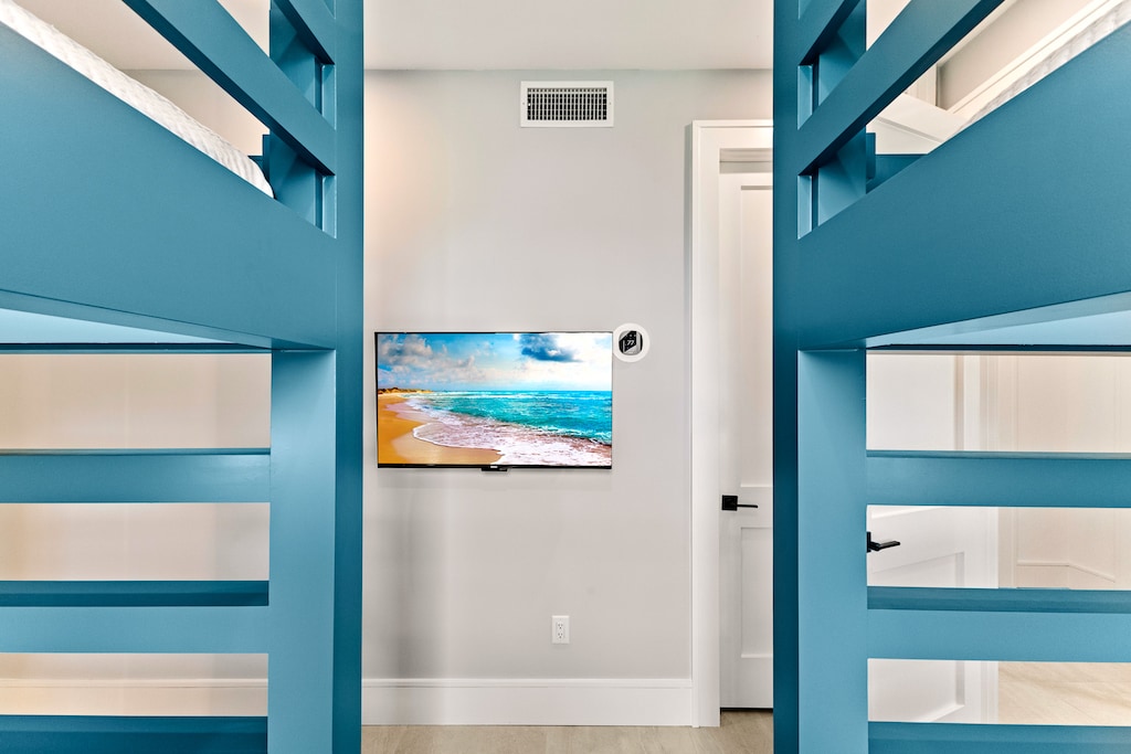 Fourth Bedroom, Two Twin/Twin Bunks