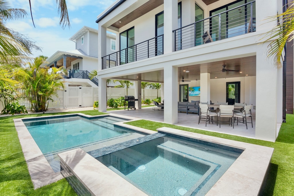 Private Pool and Spa