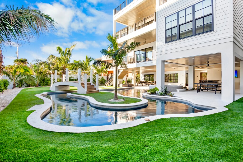 Private Pool and Spa