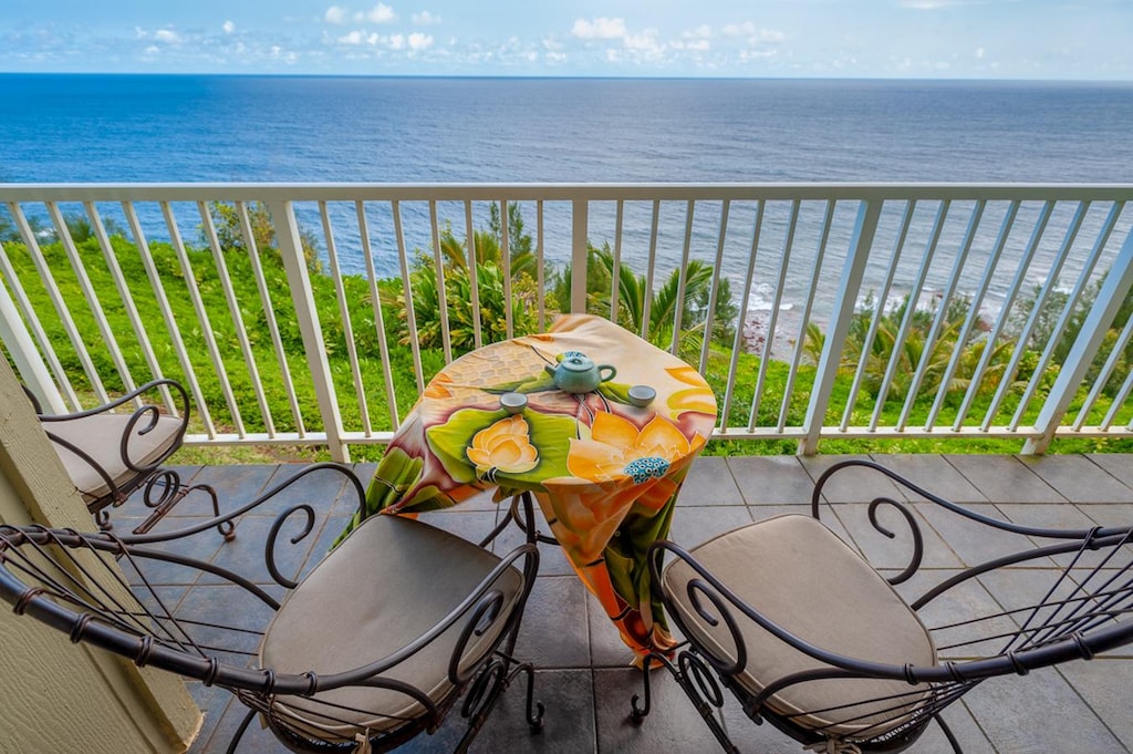 Keep an eye out for dolphins and whales just offshore while you're kicking back on the lanai!