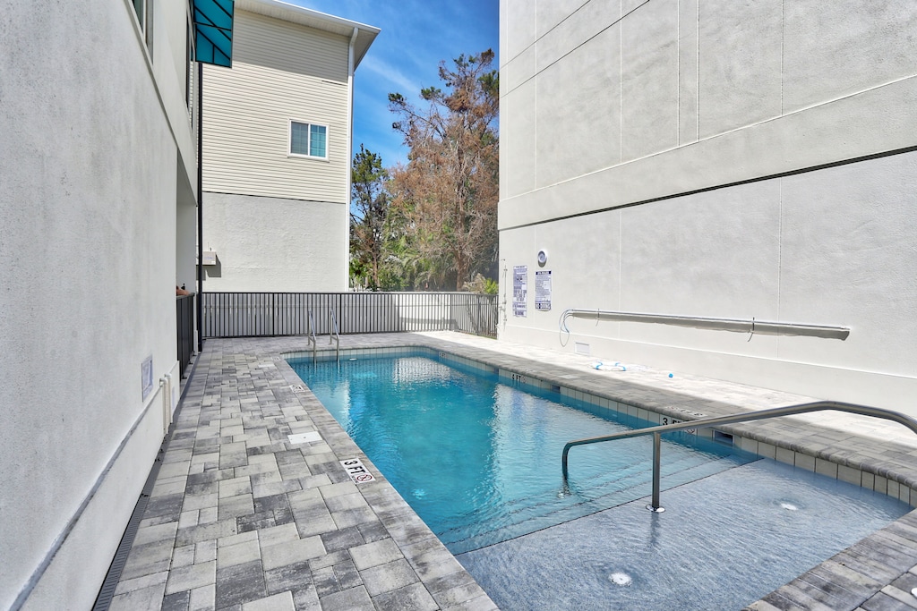 Azul Townhomes Shared Pool