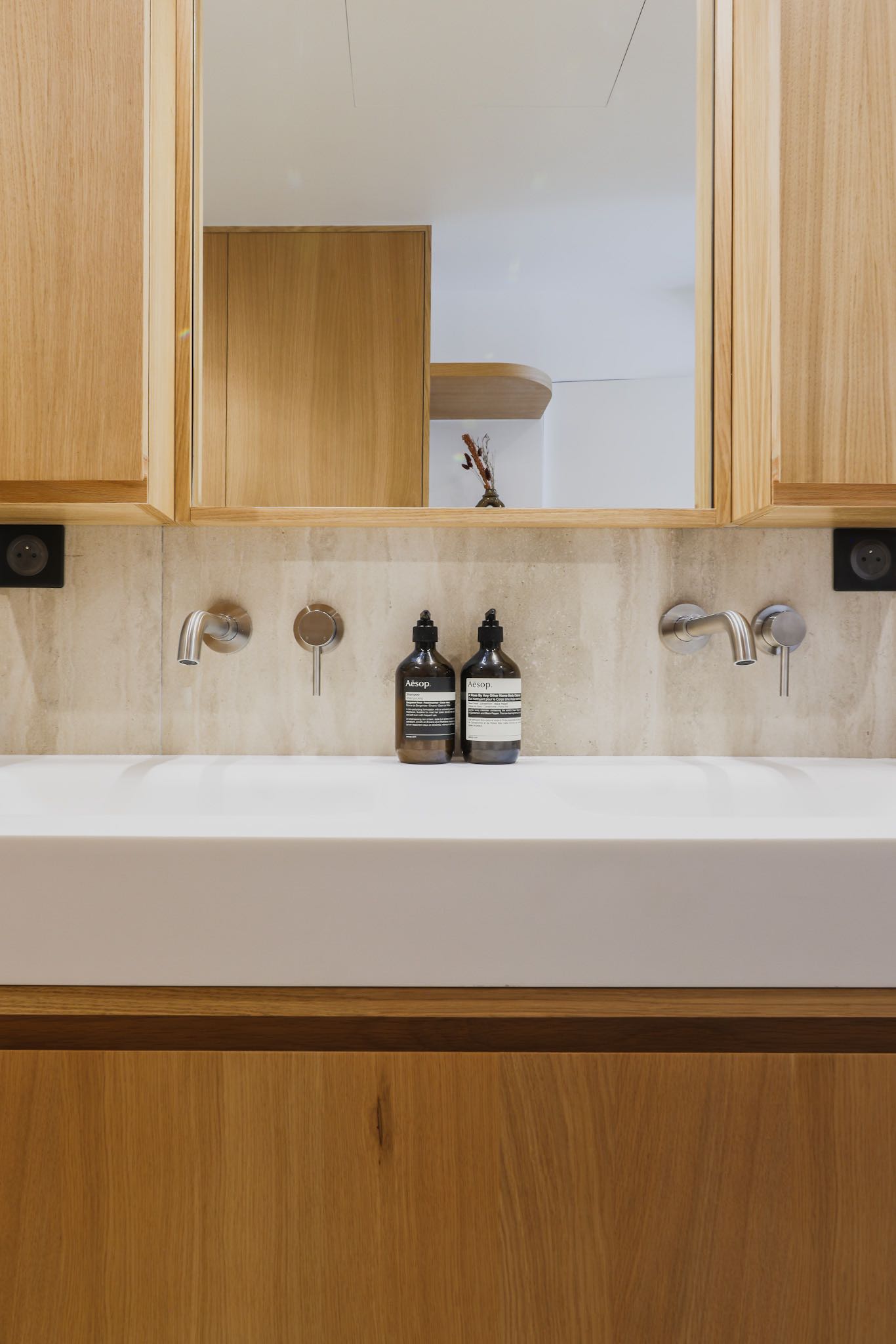 Elegant Paris Flat with Balcony near Arc de Triomphe