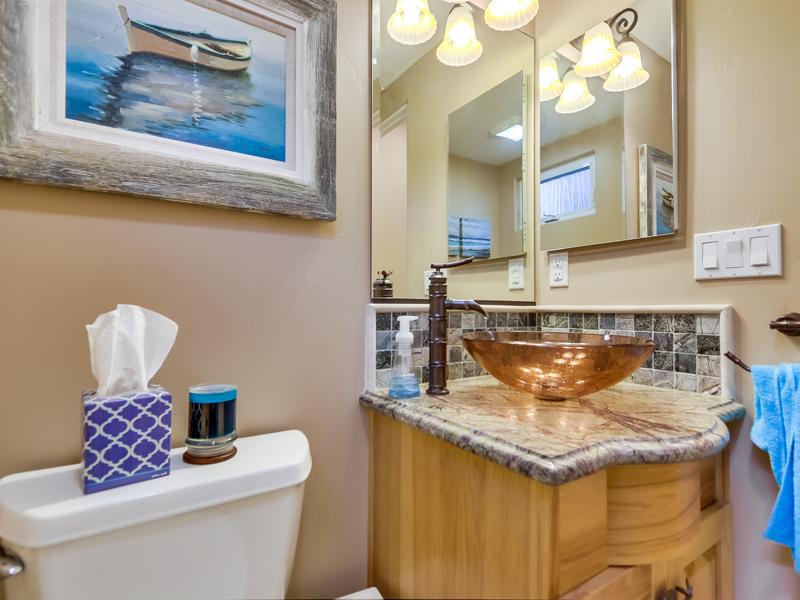 Powder room in Mission Beach rental