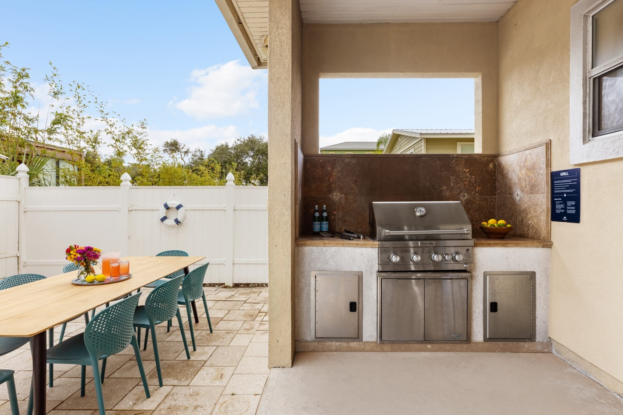 Built-in BBQ grill and al fresco dining.