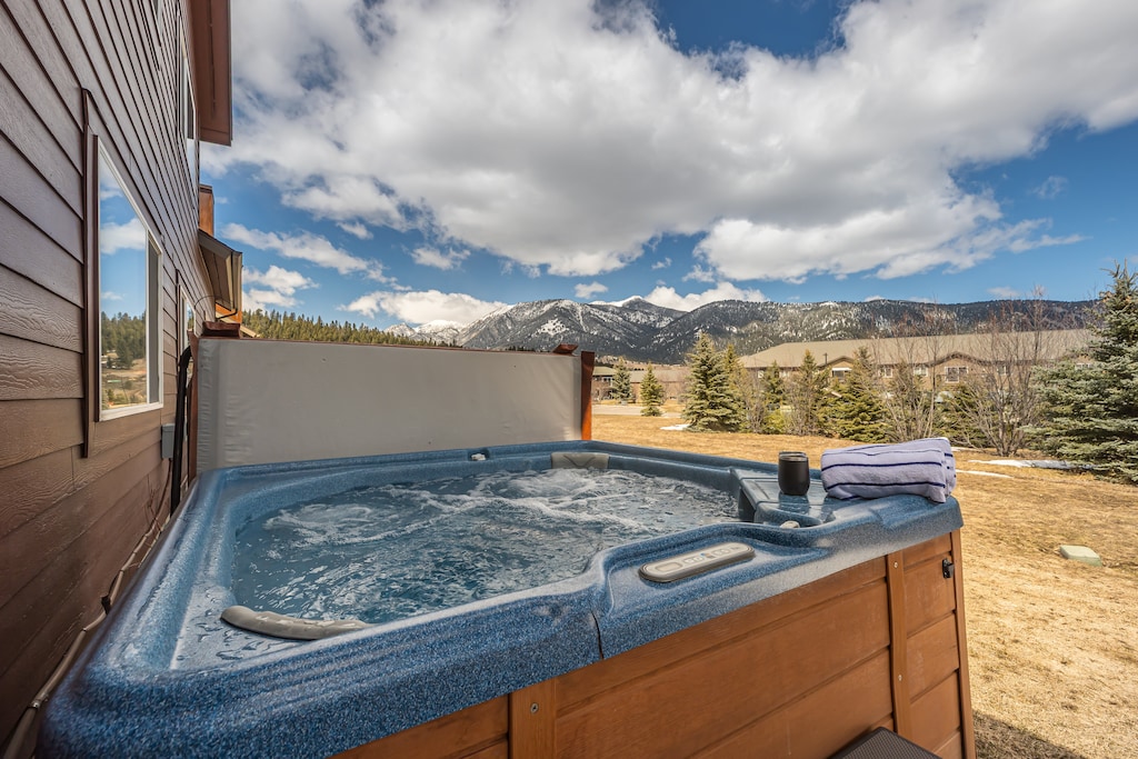 Private Hot Tub | Exterior