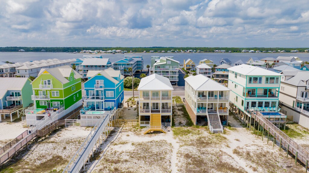 Sunny Disposition offers 6 bedrooms and 5 bathrooms