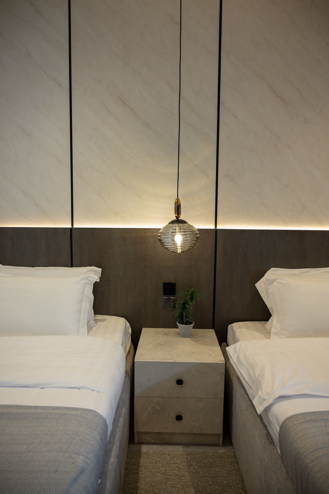 Three BR Spacious and Luxurious Flat in Almadinah