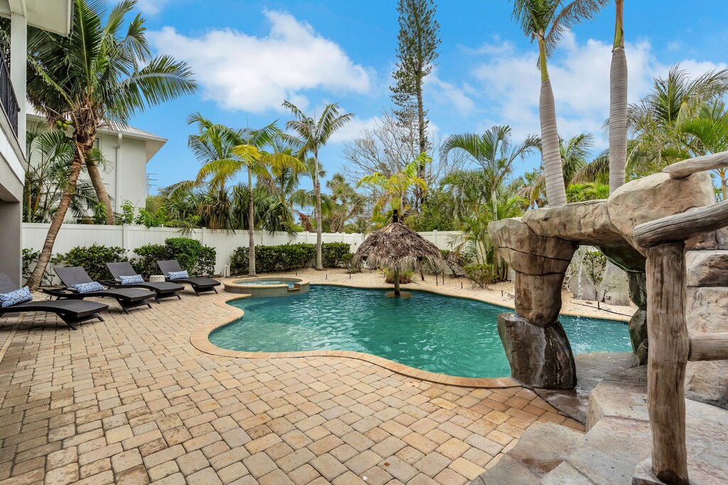 Private Pool and Spa