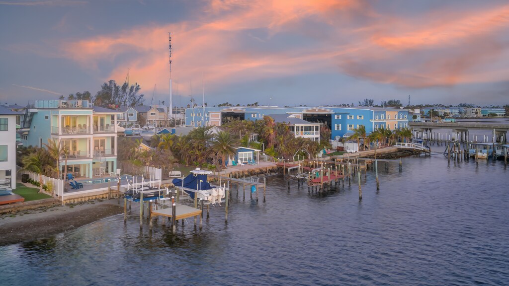 Bayfront Retreat by AMI Locals