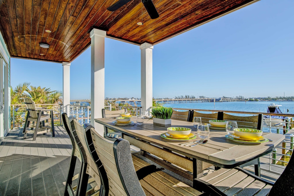 Balcony, Outdoor Dining