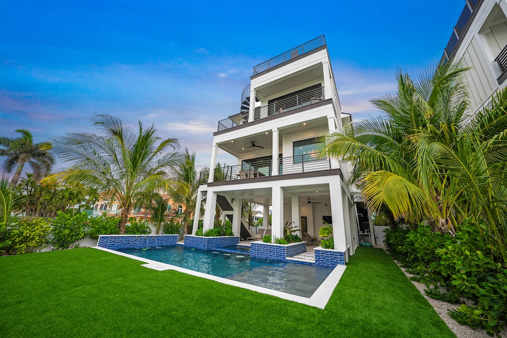 Home With Private Pool