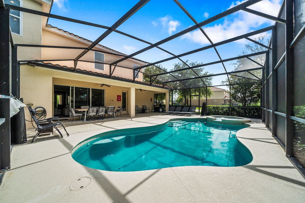 Private pool and spa