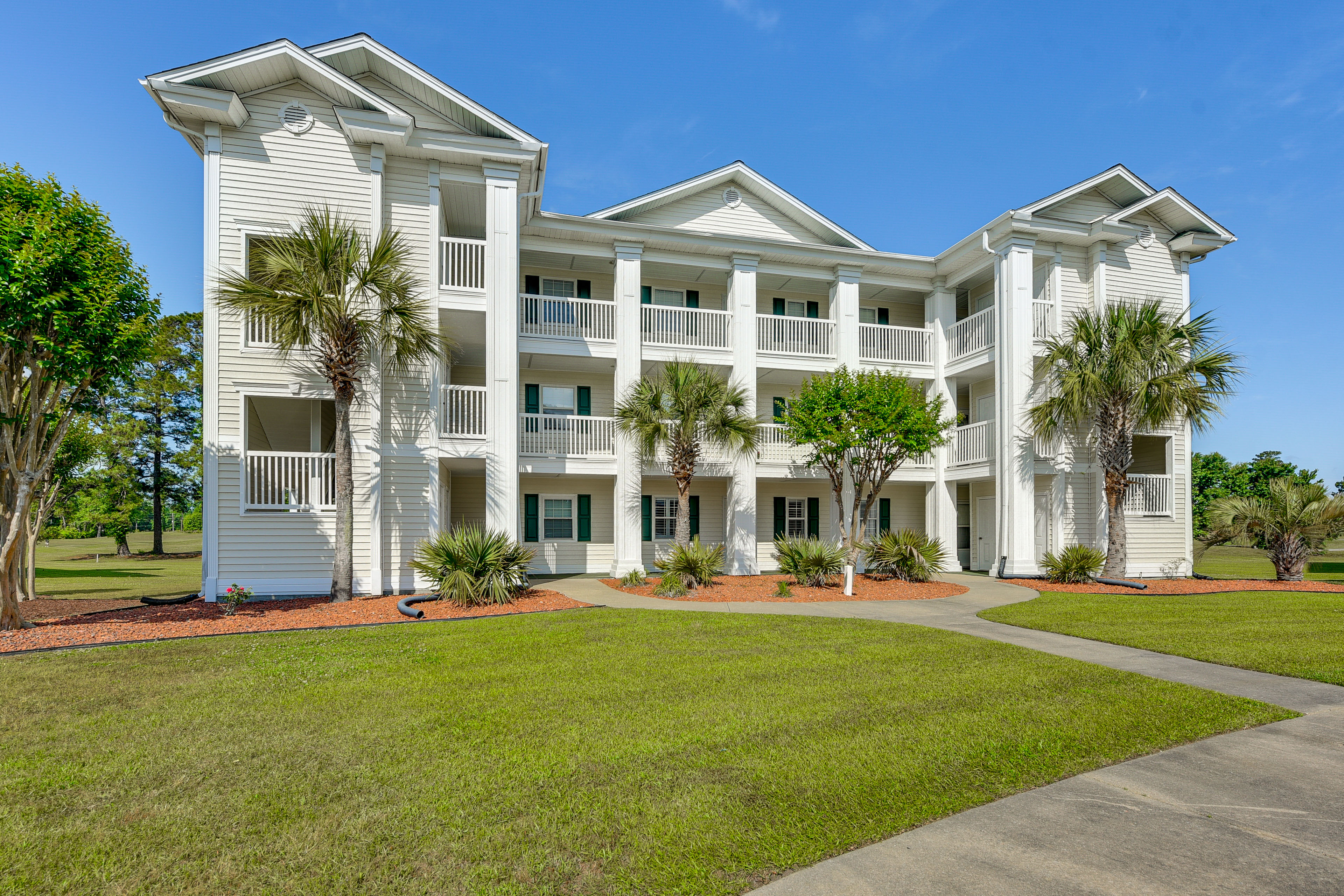 Condo w/ Pool & Hot Tub in Aberdeen Golf Villas!