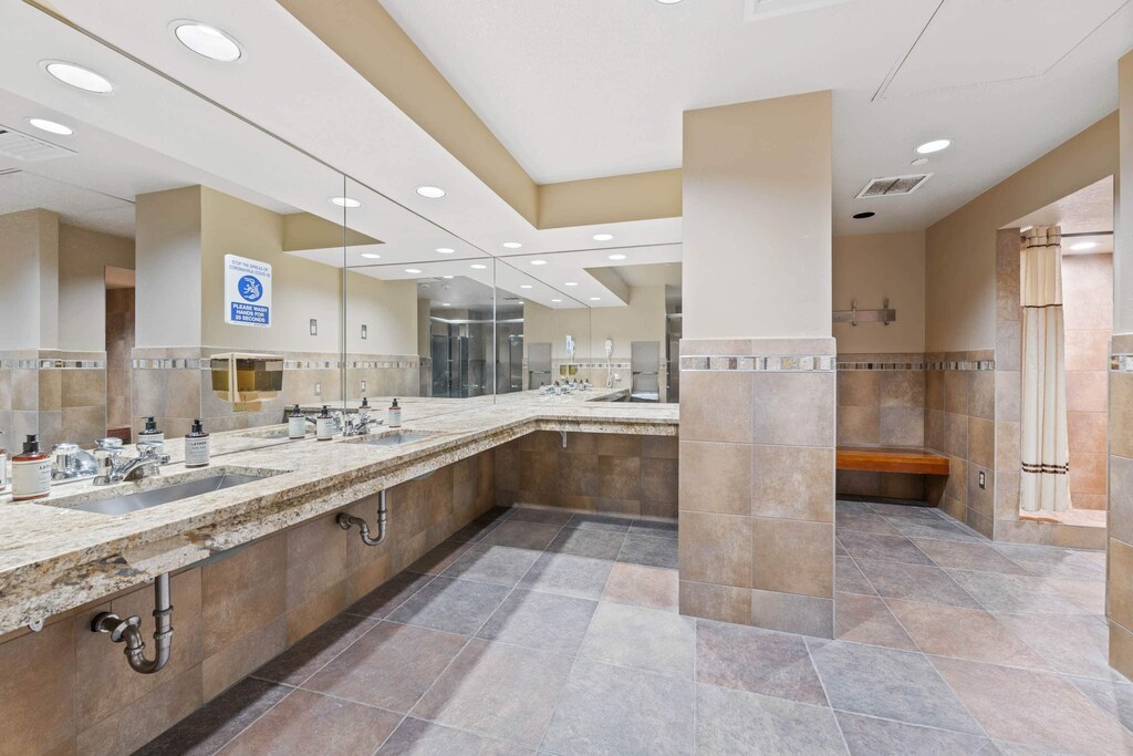 st-james-amenities-2928_52166192166_o