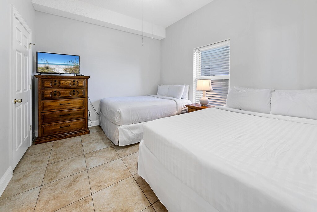 Guest bedroom