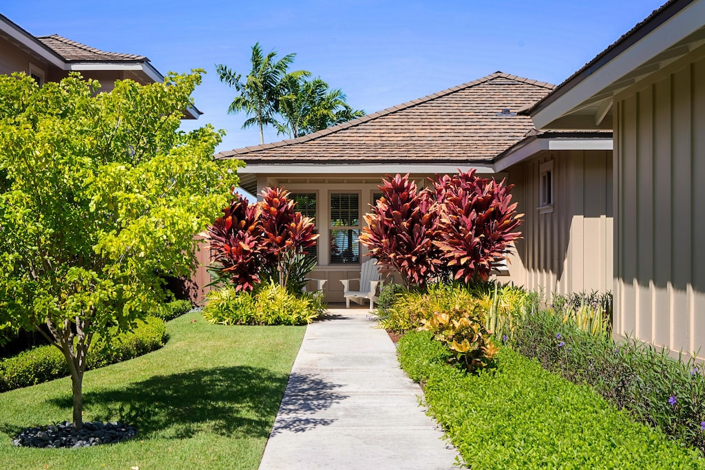 Aloha and welcome to Holua Kai