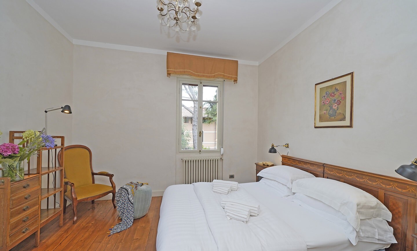 Villa Brunella - Private villa walking distance from lake and town