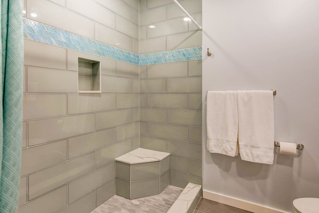 Suite #1  with King bed~ Ensuite & Air Conditioning