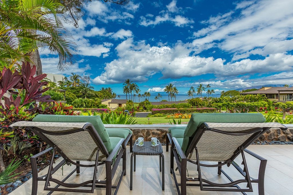 Enjoy the beautiful tropical view!