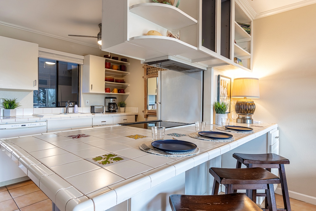 Lots of counter space to eat and prepare meals