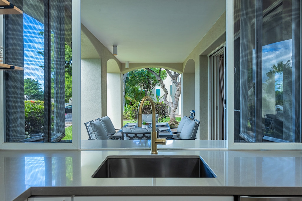 Pass thru window in the kitchen for convenience