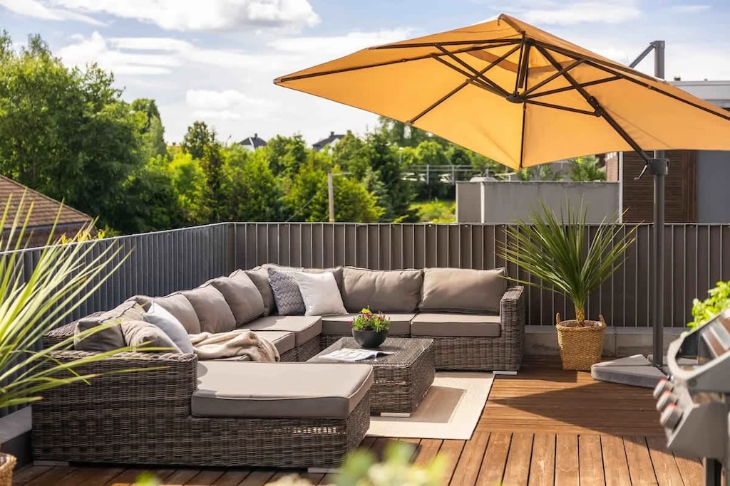 Her kan du lene deg tilbake og nyte solen.