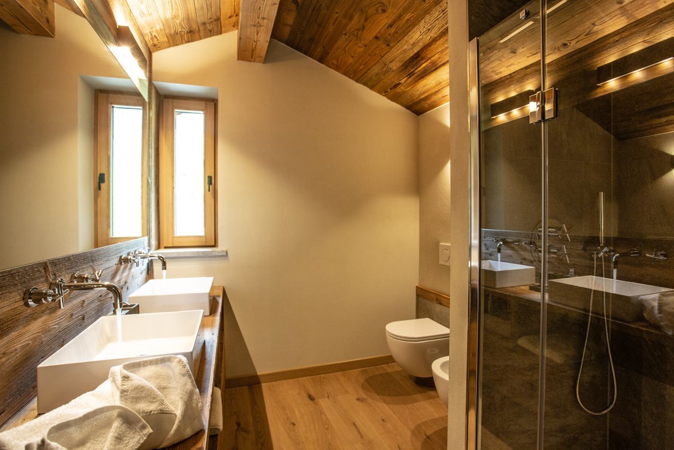 Chalet Seventy One - Luxury large ski chalet in Italy Chalet Seventy One - Luxury large ski chalet in Italy