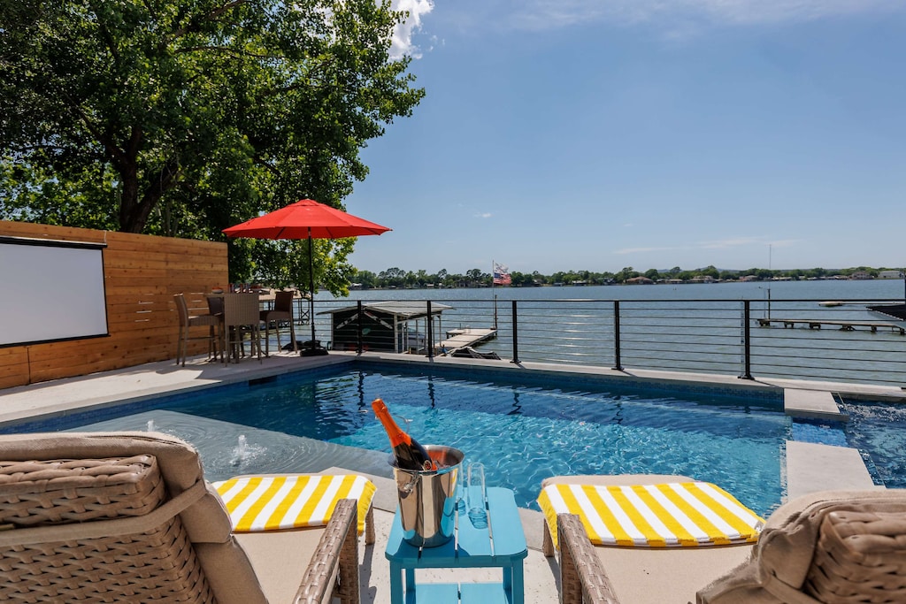 Heated Swimming Pool with Lake LBJ Views
