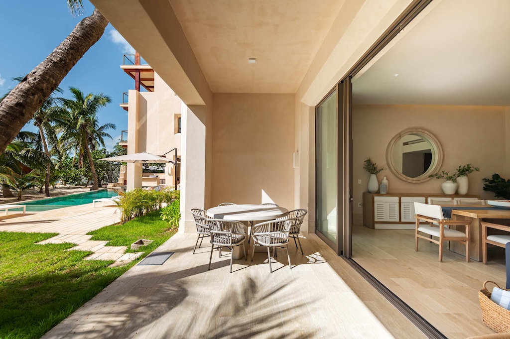 Private patio with access to common areas