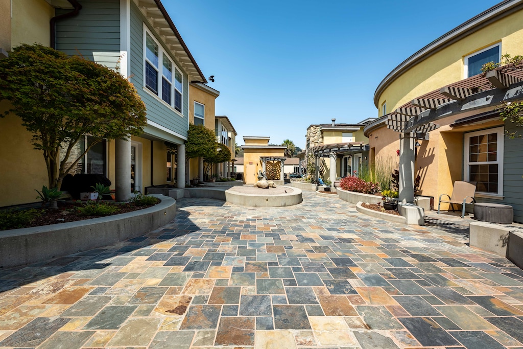 Access walkway into the Avila Beach Retreat