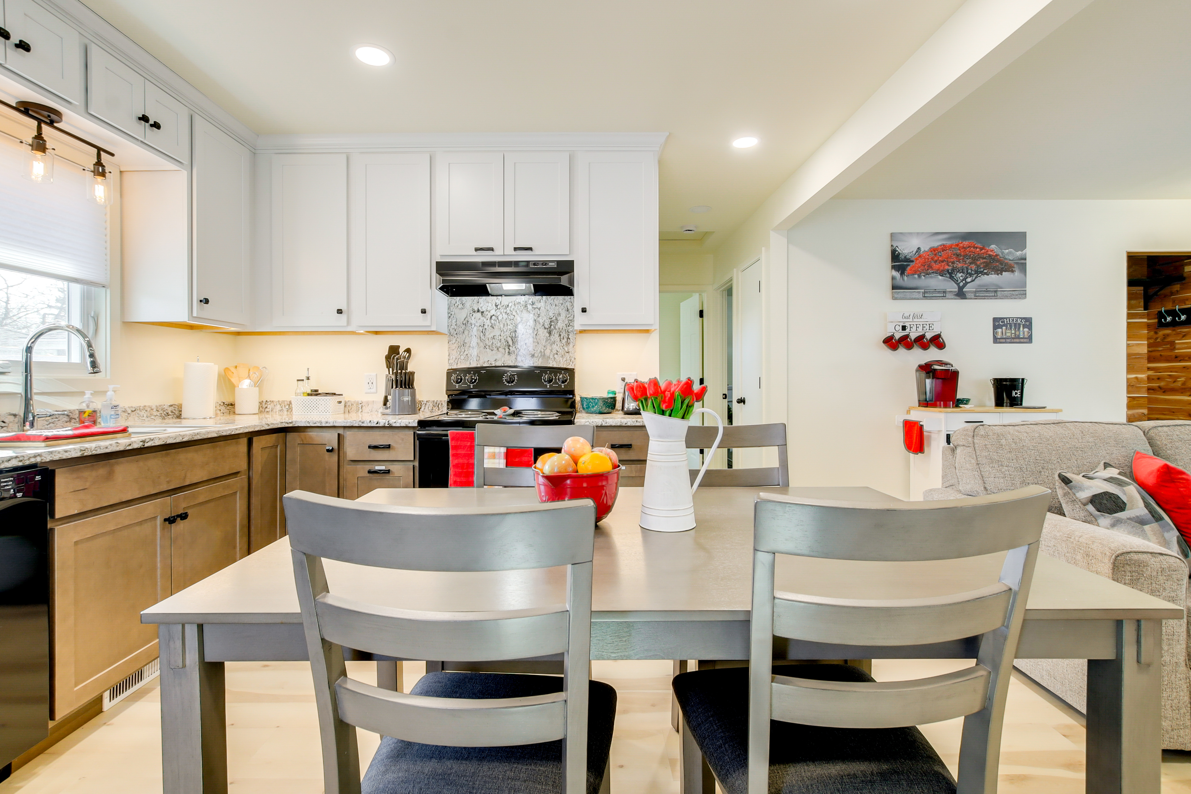 2 Mi to Lake Michigan: Family-Friendly Home