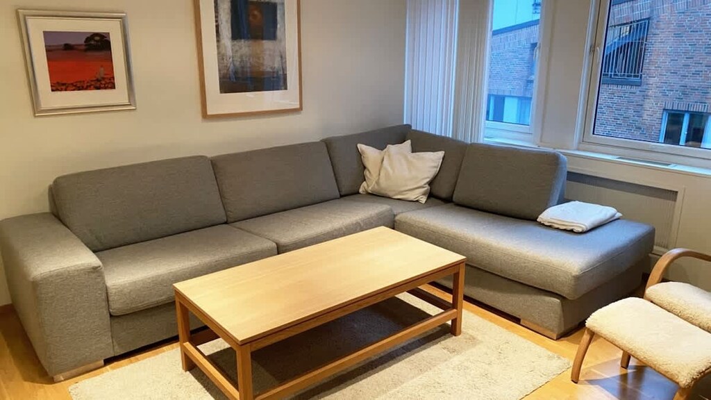 God plass til alle i den behaglinge sovesofaen har kan du slappe av og nyte en  spennende film på Smart-TV.