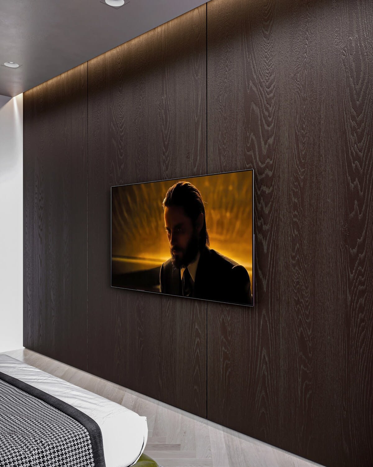 Embark on the pinnacle of comfort and luxury: a dream bed complemented by a hint of champagne indulgence. 🌟🥂