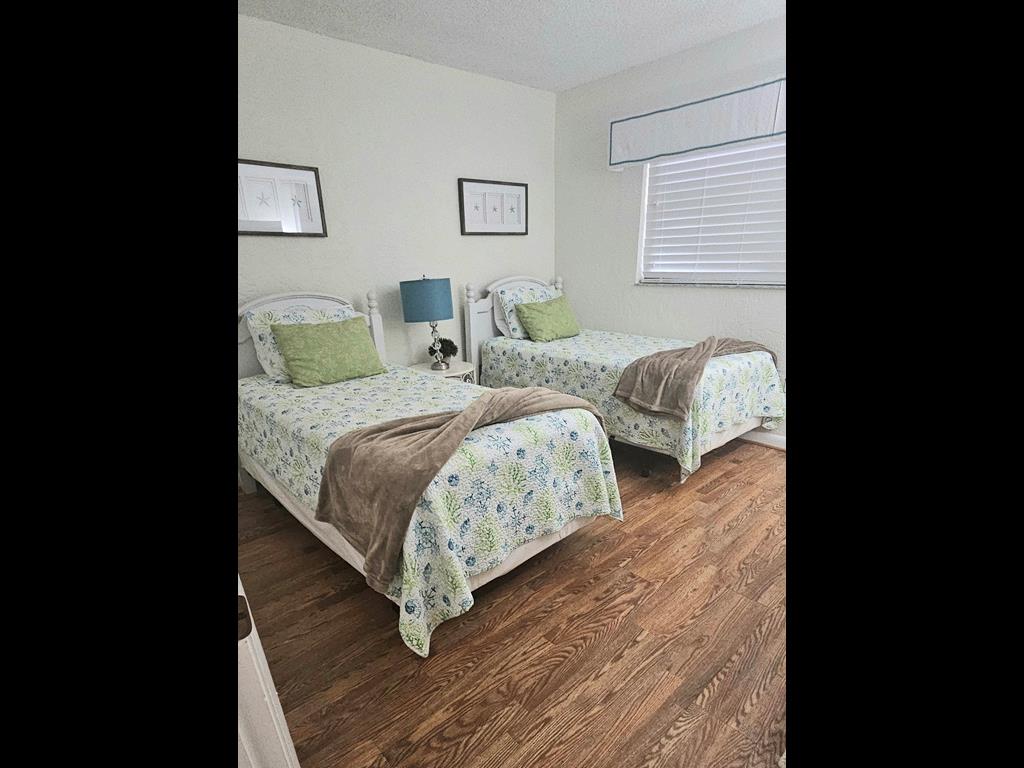 Guest Bedroom 2 Twin Beds