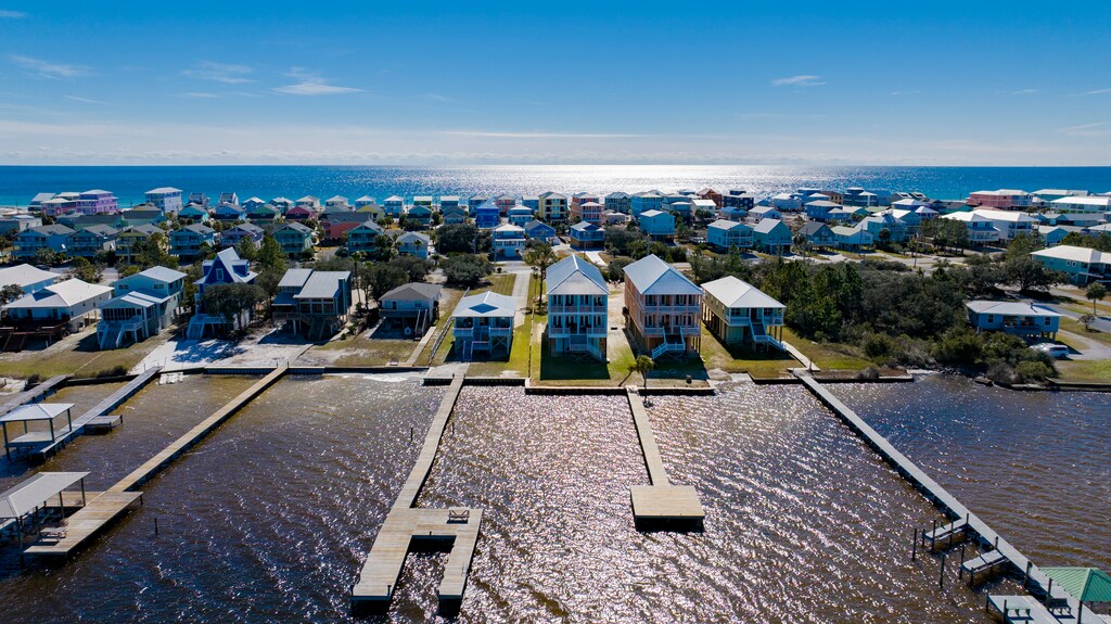 Bama Boat House South is an easy walk to the beach and the Gulf