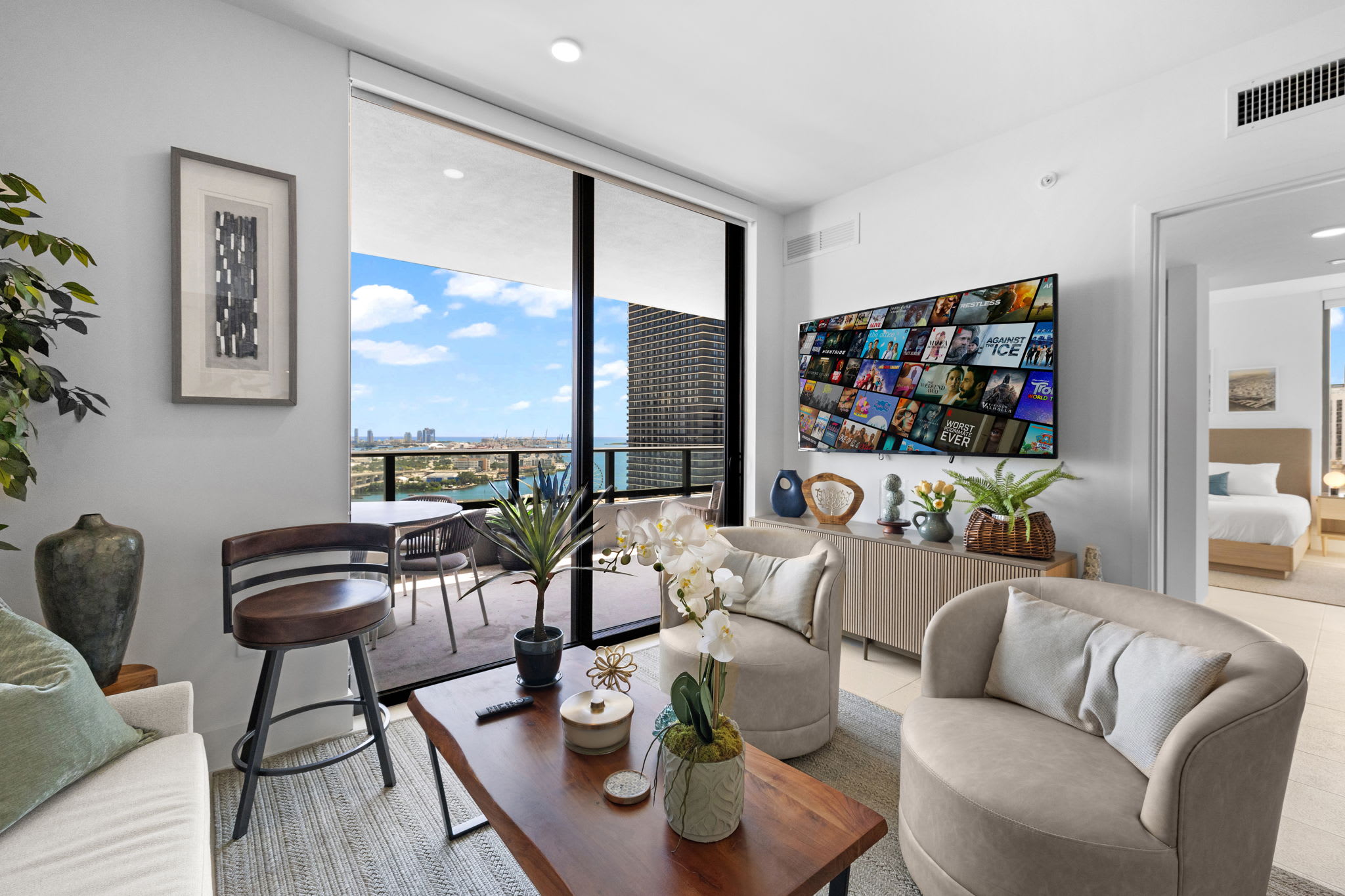 Stylish Condo W Free Parking Included Stylish Condo W Free Parking Included