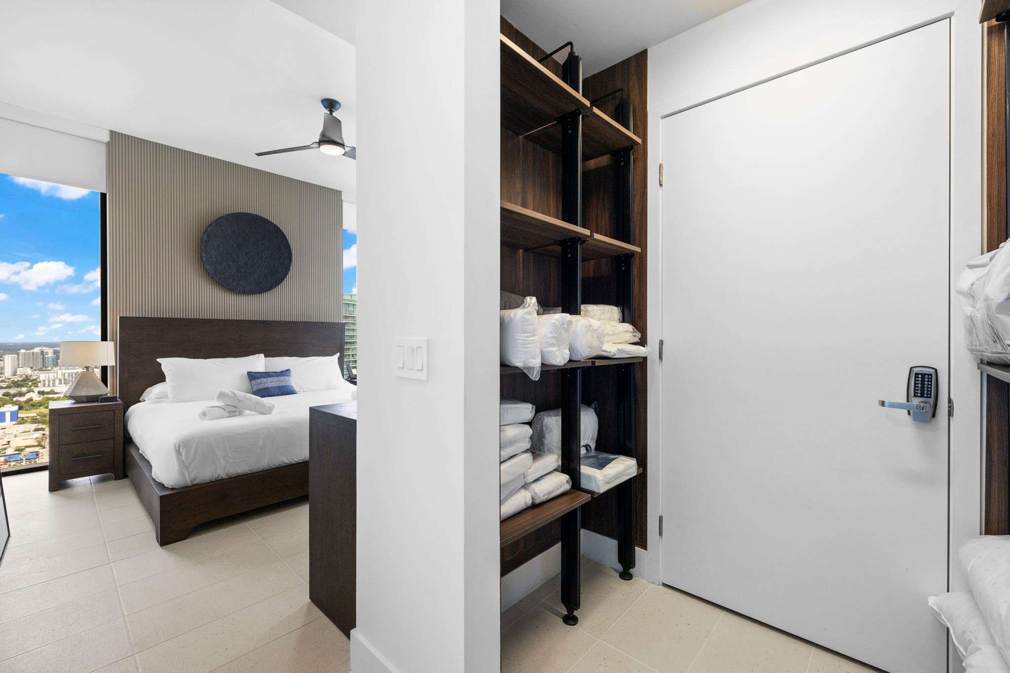 Penthouse-Style Luxury Condo W Free Parking