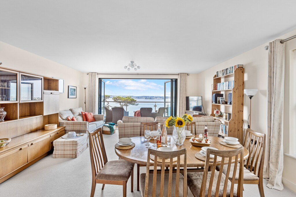 Open plan living area with wonderful view - Fresh Escapes - B6 Masts - Sleeps 6 -Torquay - Sea View