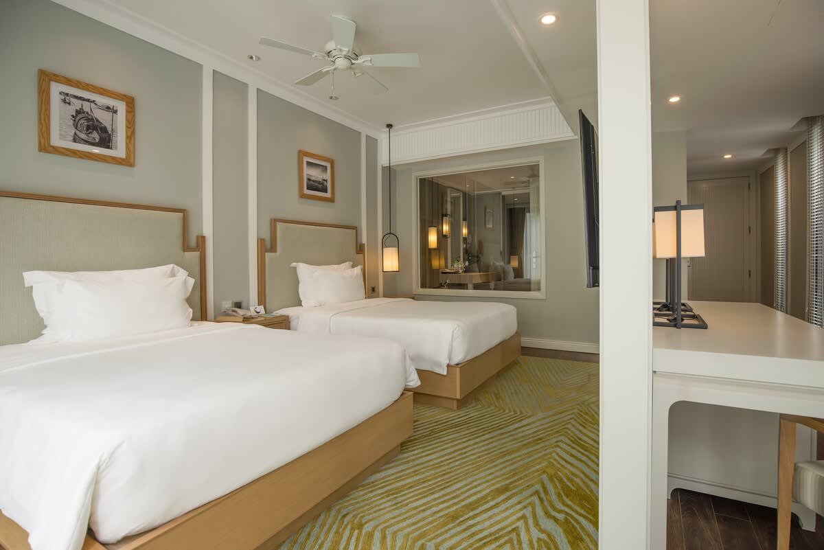 Beachfront Kingdom: 5BR, Spa, Shuttle to Hoi An