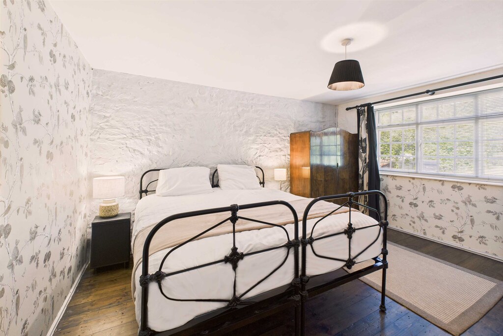 Stonecrop Cottage, Alwinton - Host & Stay