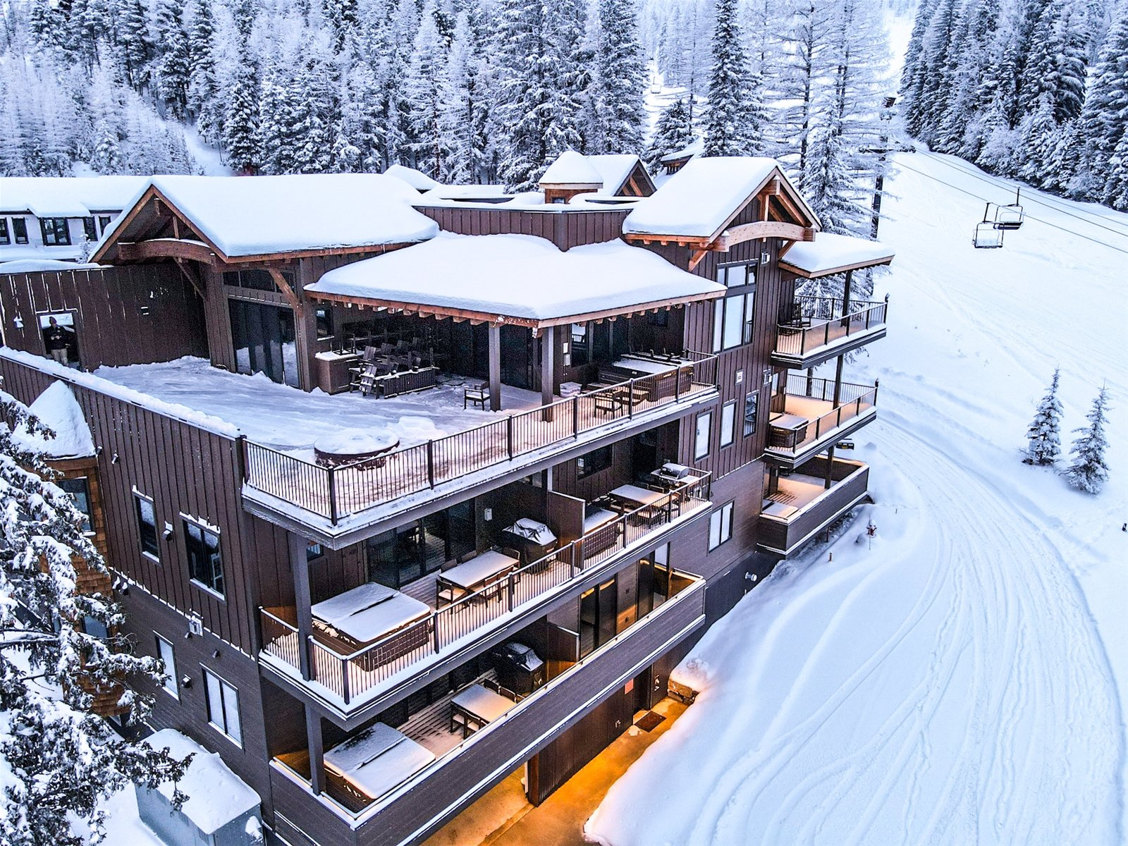 Stunning Luxury Apartments With Private Ski-In Ski-Out Access image