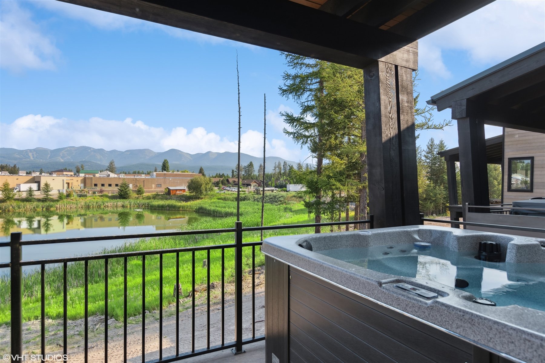 New! Luxury Condo - Private Hot Tub, Mountain Views, Garage Parking ...