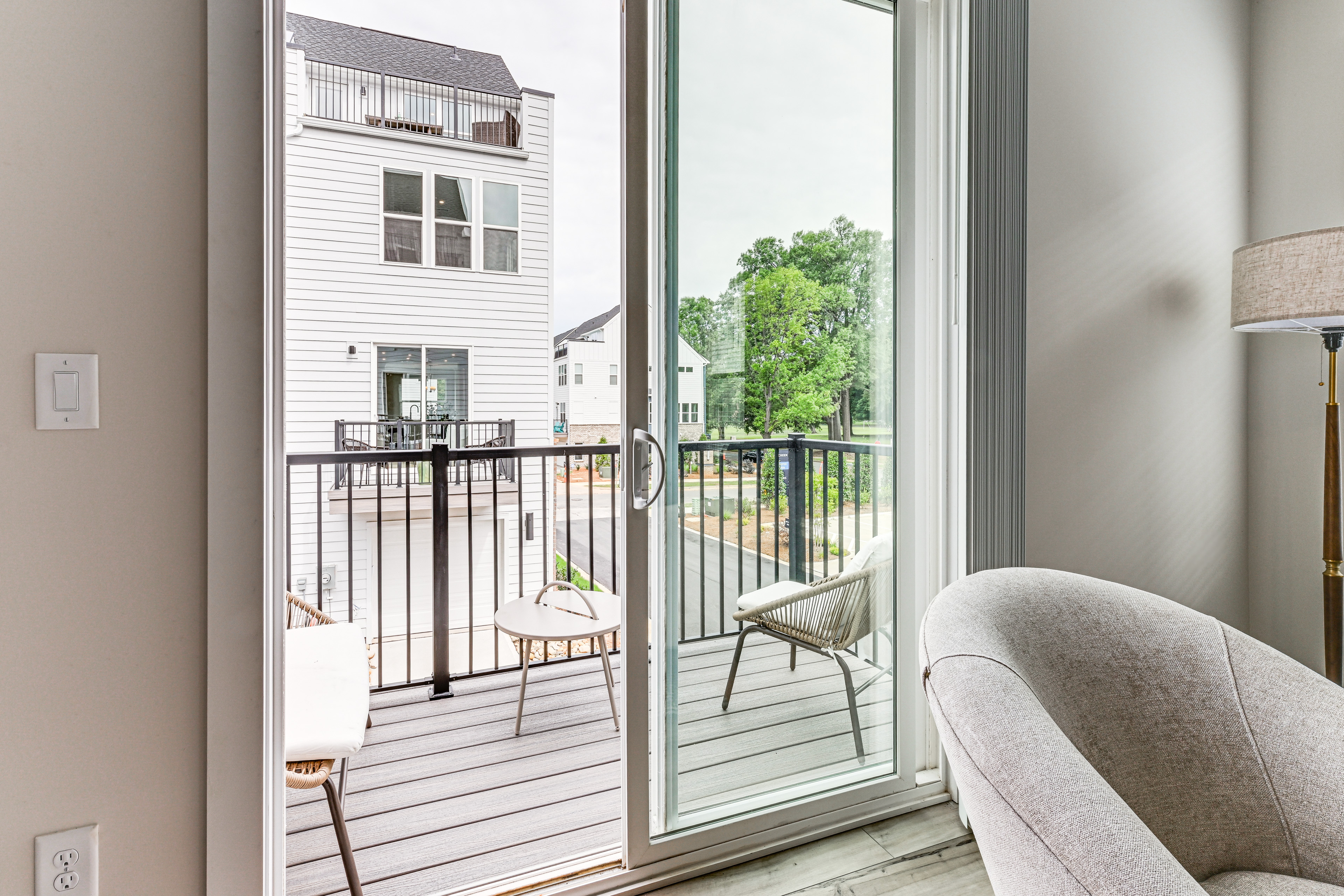 2 Mi to Uptown Charlotte: Townhome w/ Balconies!