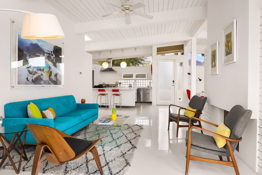 K0033 Living room-Mountain view-Close up