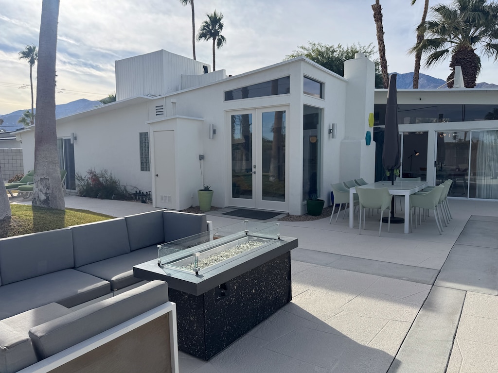 K0033-Temps-Outdoor Seating Area