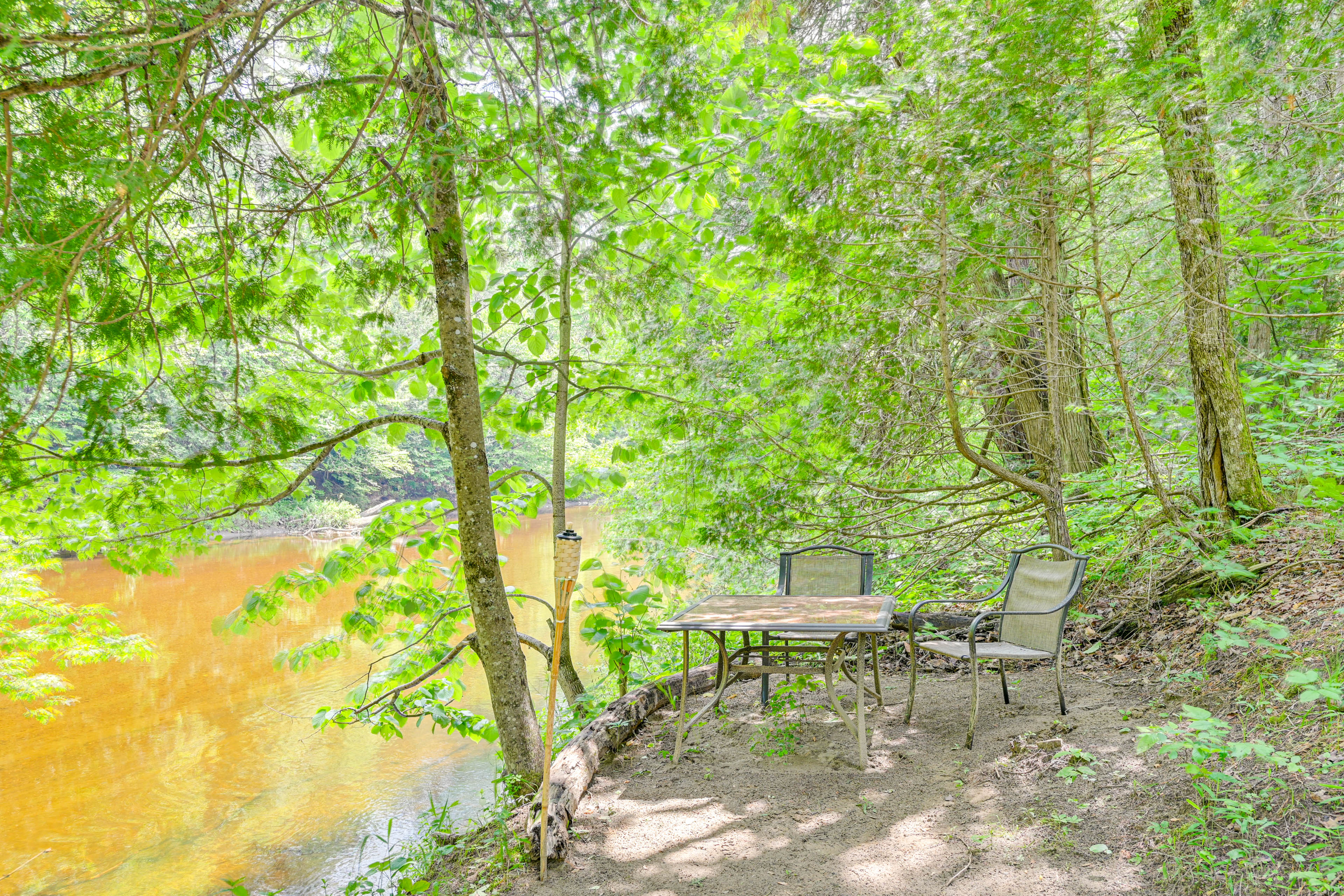 Riverfront Cabin w/ Hot Tub in Schroon Lake!